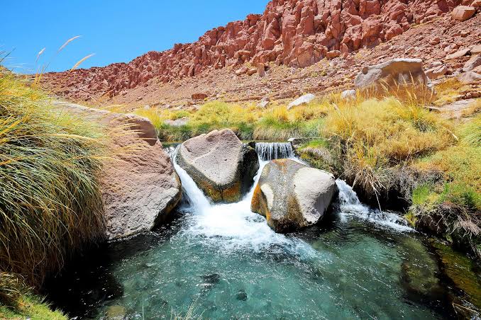 Termas Puritama  ba  o las aguas termales del Atacama