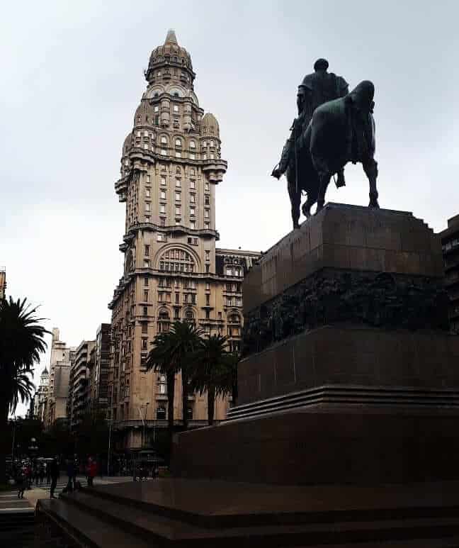 Alquilar un coche en Montevideo: todos los consejos