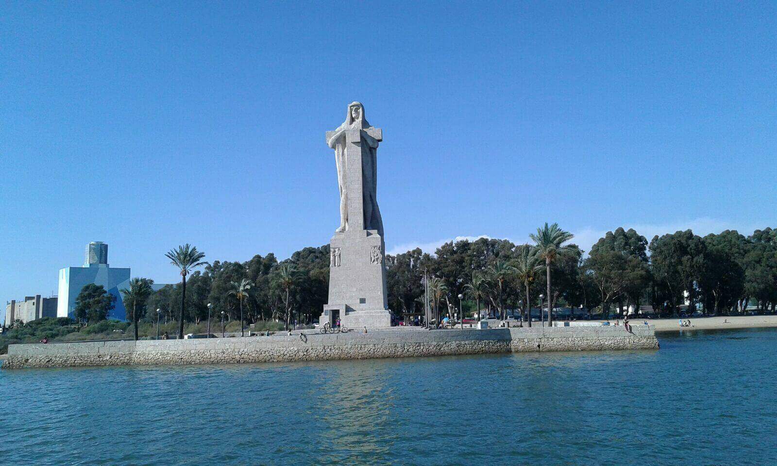 Monumento a Colón, en Huelva