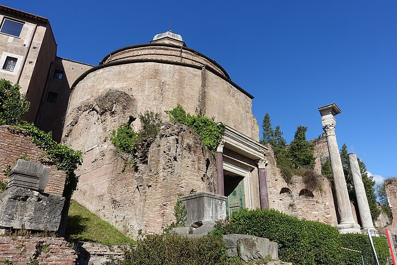 El Foro romano: Templo de Rómulo