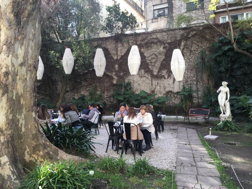 Croque Madame Círculo Italiano, el jardín más bonito de Buenos Aires