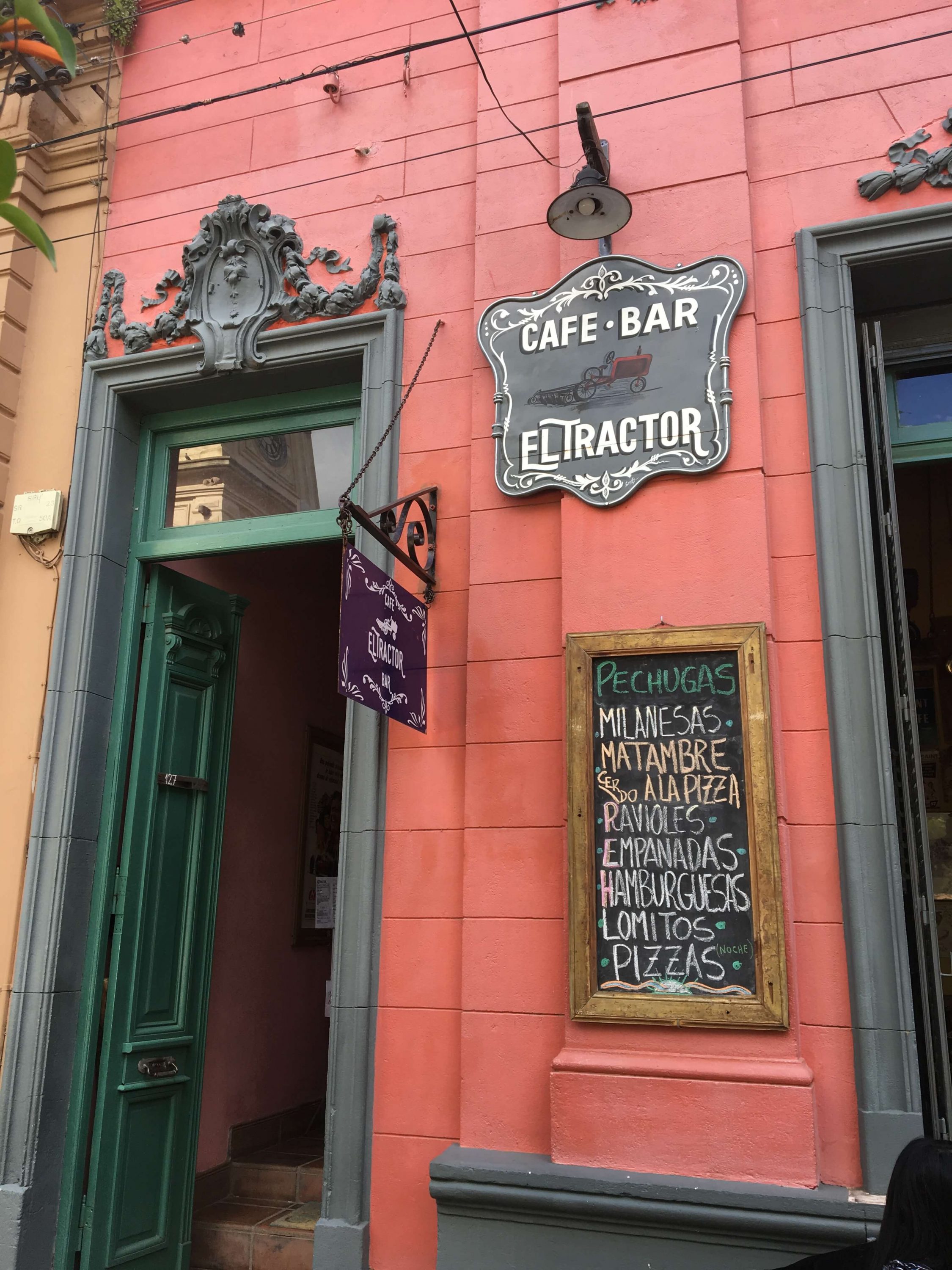 Dónde comer en San Pedro: Café Bar El Tractor