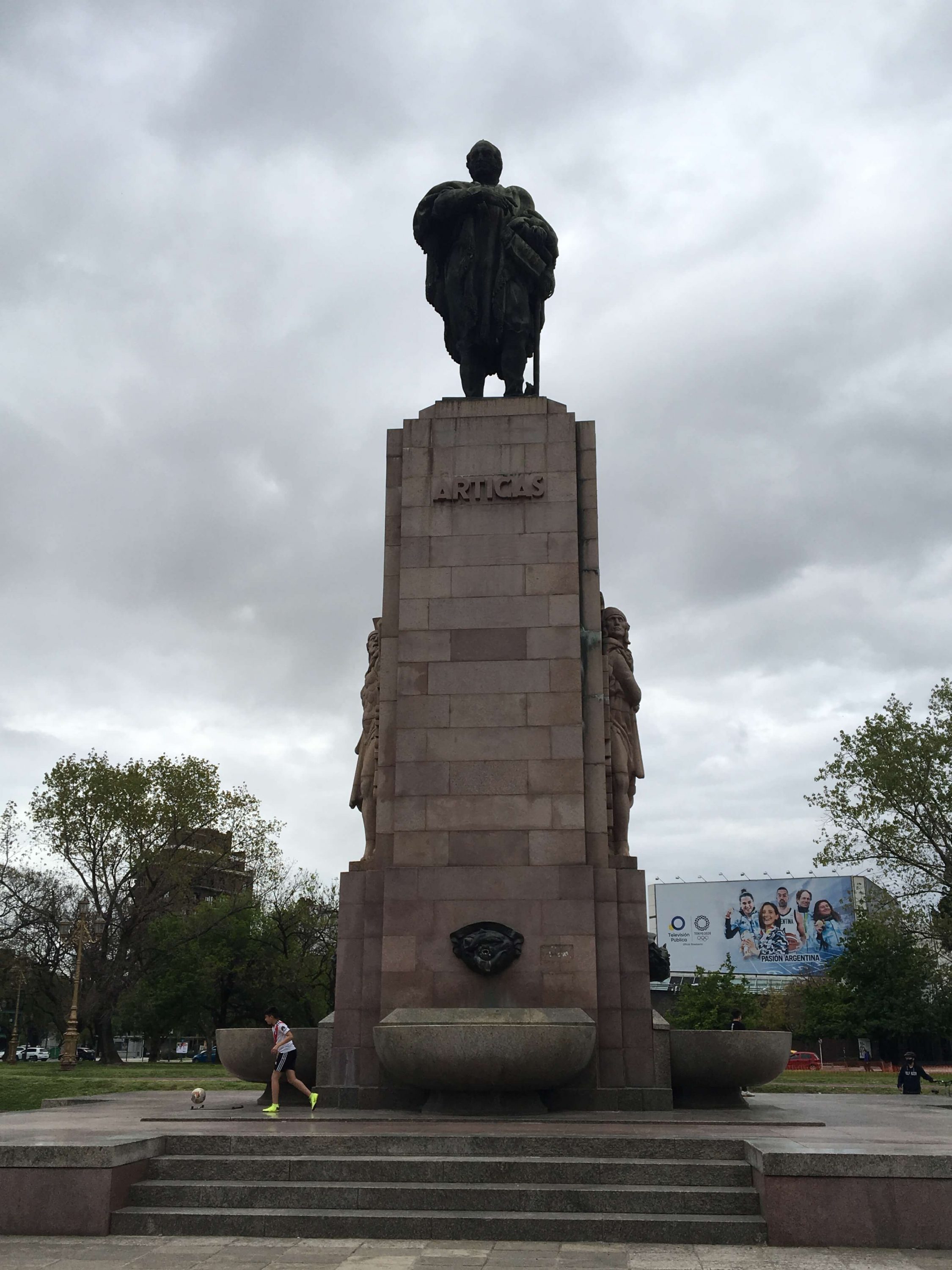 Monumento a José Gervasio Artigas, bajo Recoleta