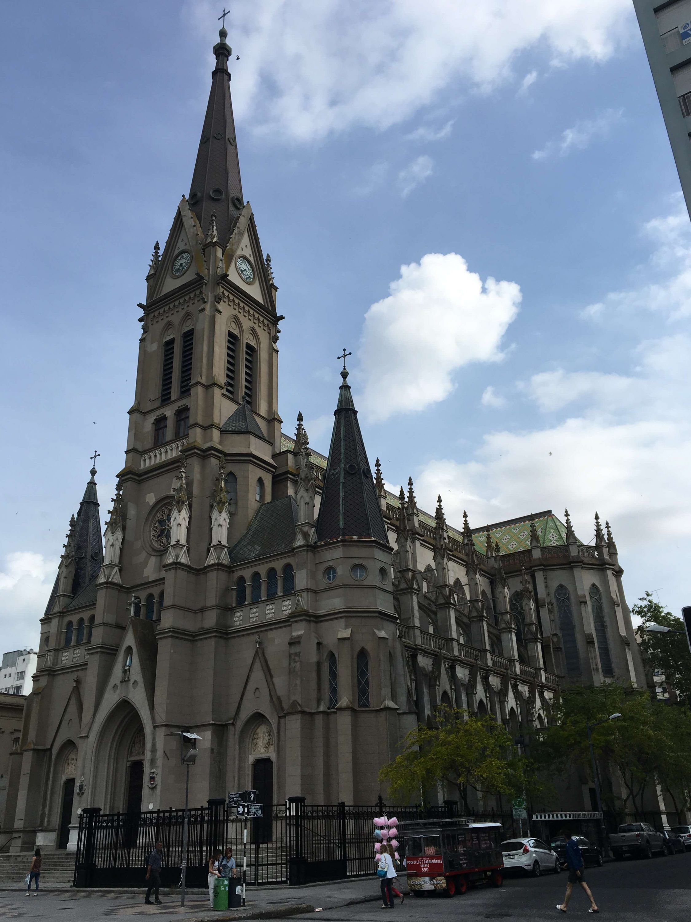 Catedral de San Pedro y Santa Cecilia: Mar del Plata, recorrido a pie