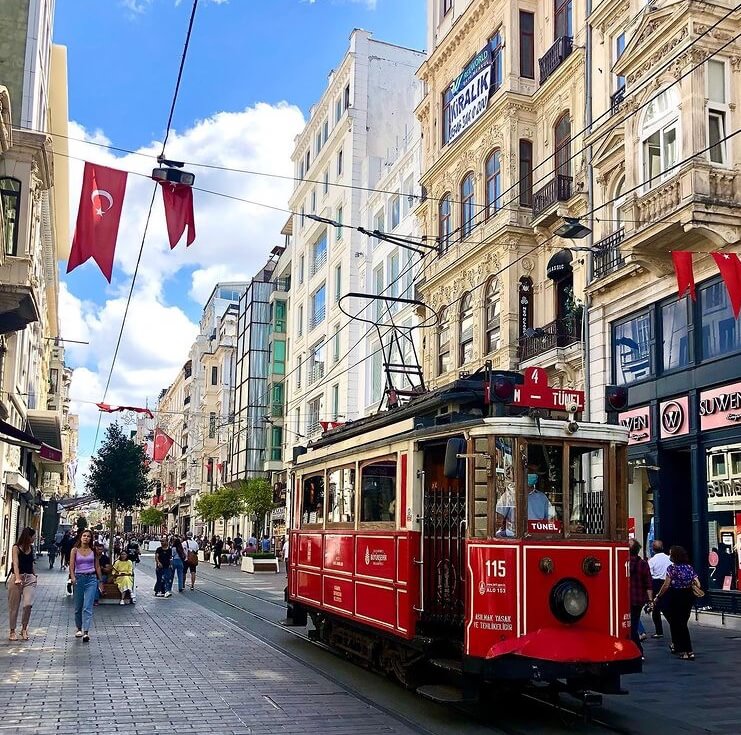 Tranvías en la zona de Taksim