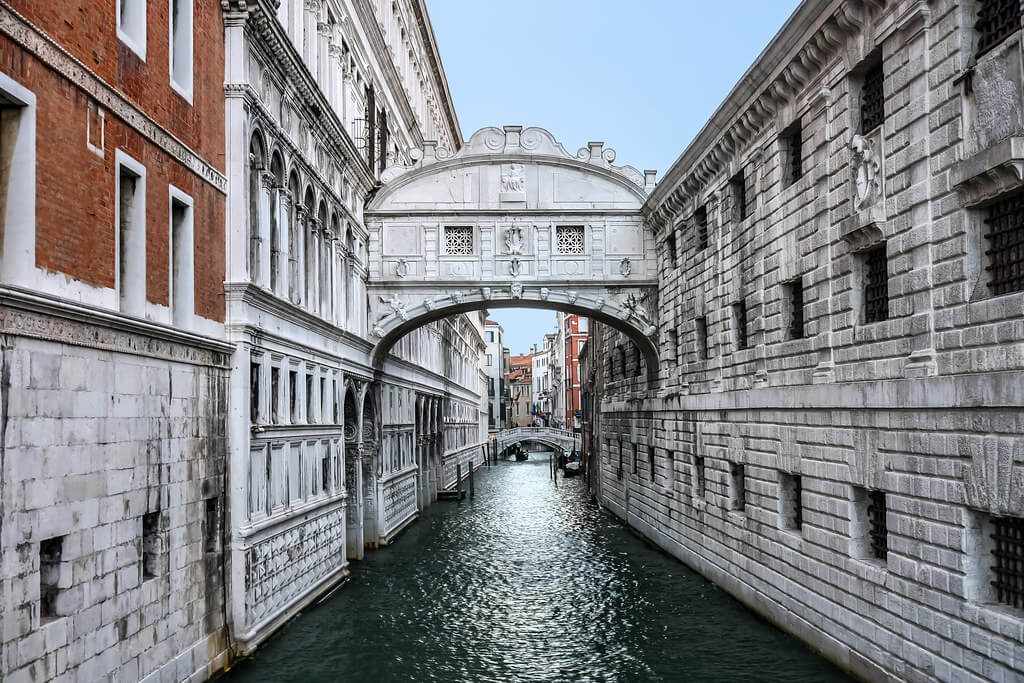 Puente de los Suspiros: qué ver en Venecia