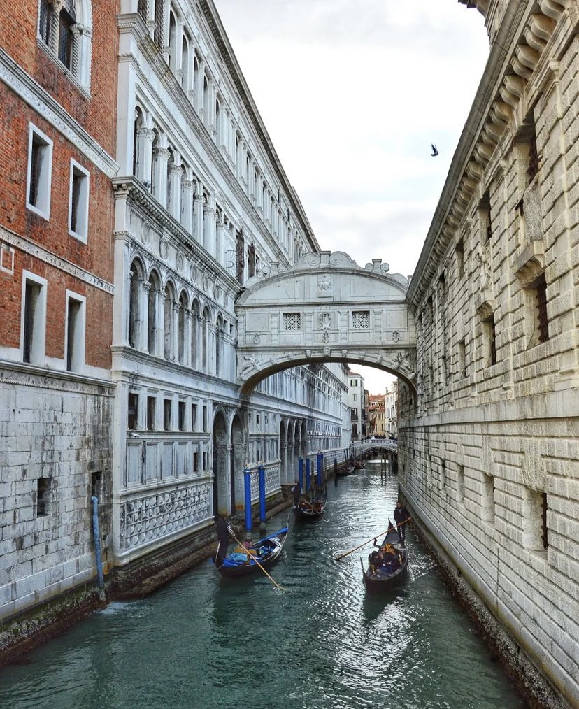 Imperdibles para hacer en Venecia: Puente de los Suspiros