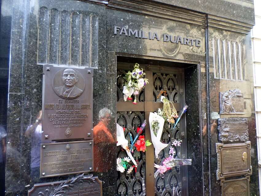 Tumba de Eva Perón en el Cementerio de Recoleta