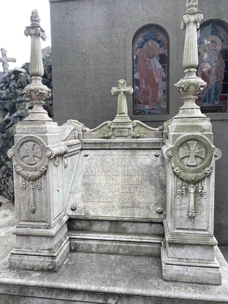 Tumbas de mujeres en el Cementerio de Recoleta: Mariquita Sánchez de Thompson