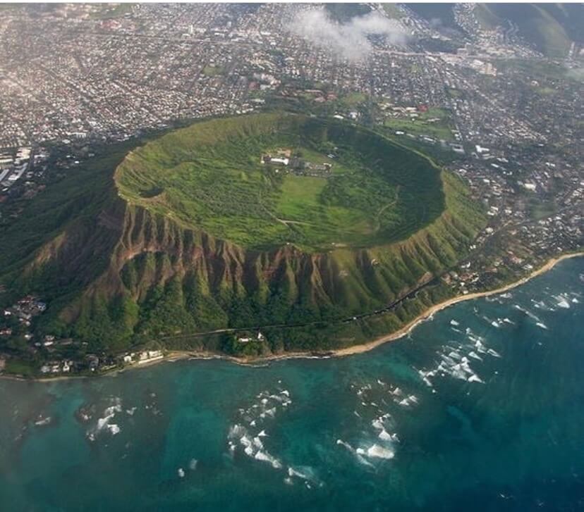 Honolulu, en Hawaii: Cráter del volcán Diamond Head