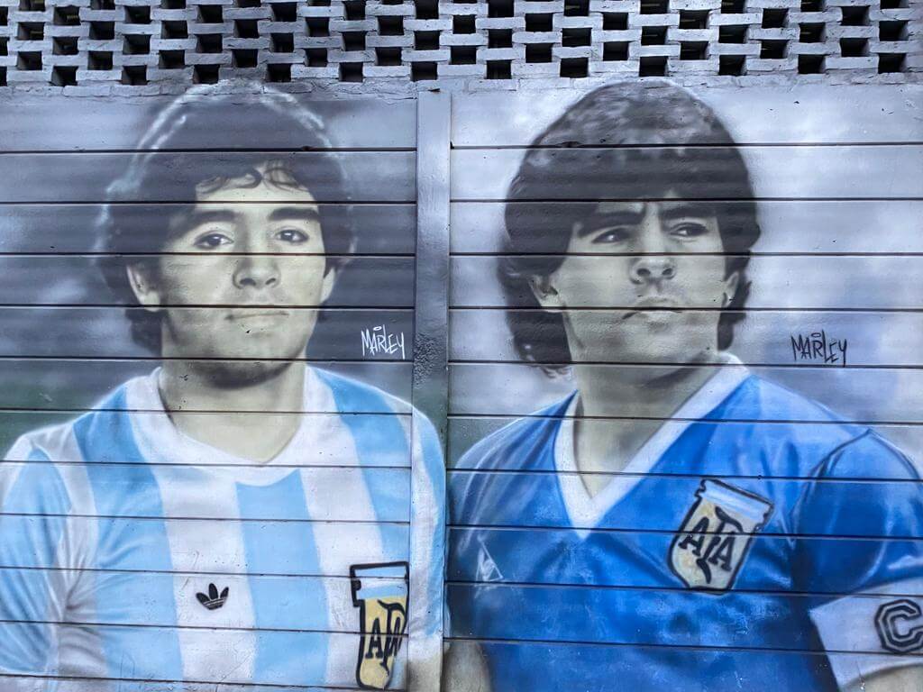 Murales alrededor del Estadio Diego Armando Maradona, uno de los imperdibles para hacer en Buenos Aires