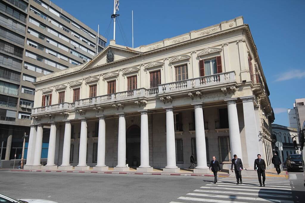 Palacio Estévez, en la Plaza Independencia