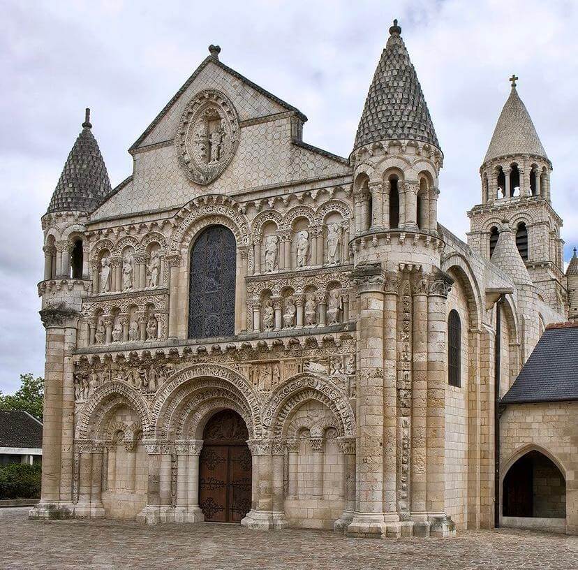 Visitar Poitiers: Iglesia de Notre-Dame-la-Grande