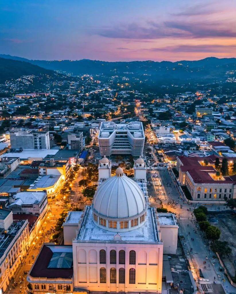 Catedral Metropolitana y Centro histórico de San Salvador