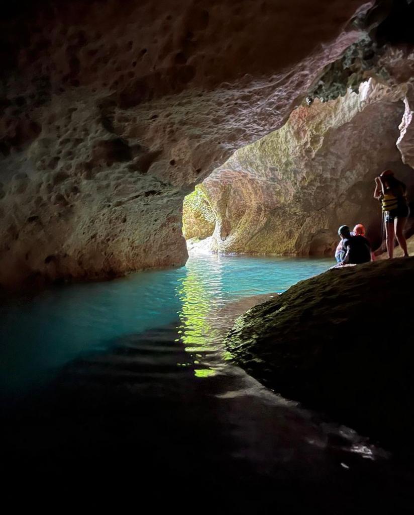 Cueva Actun Tunichil Muknal, en Belice