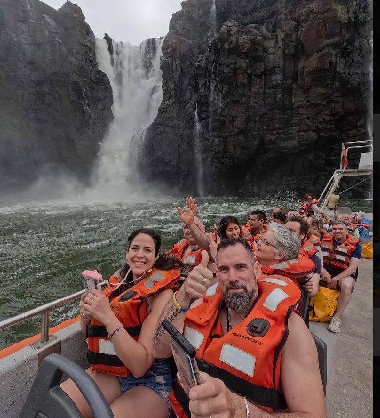 Consejos para visitar las Cataratas del Iguazú: navega en gomón bajo los saltos