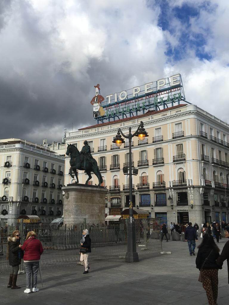 Cosas para hacer gratis en Madrid: visitar la Puerta del Sol