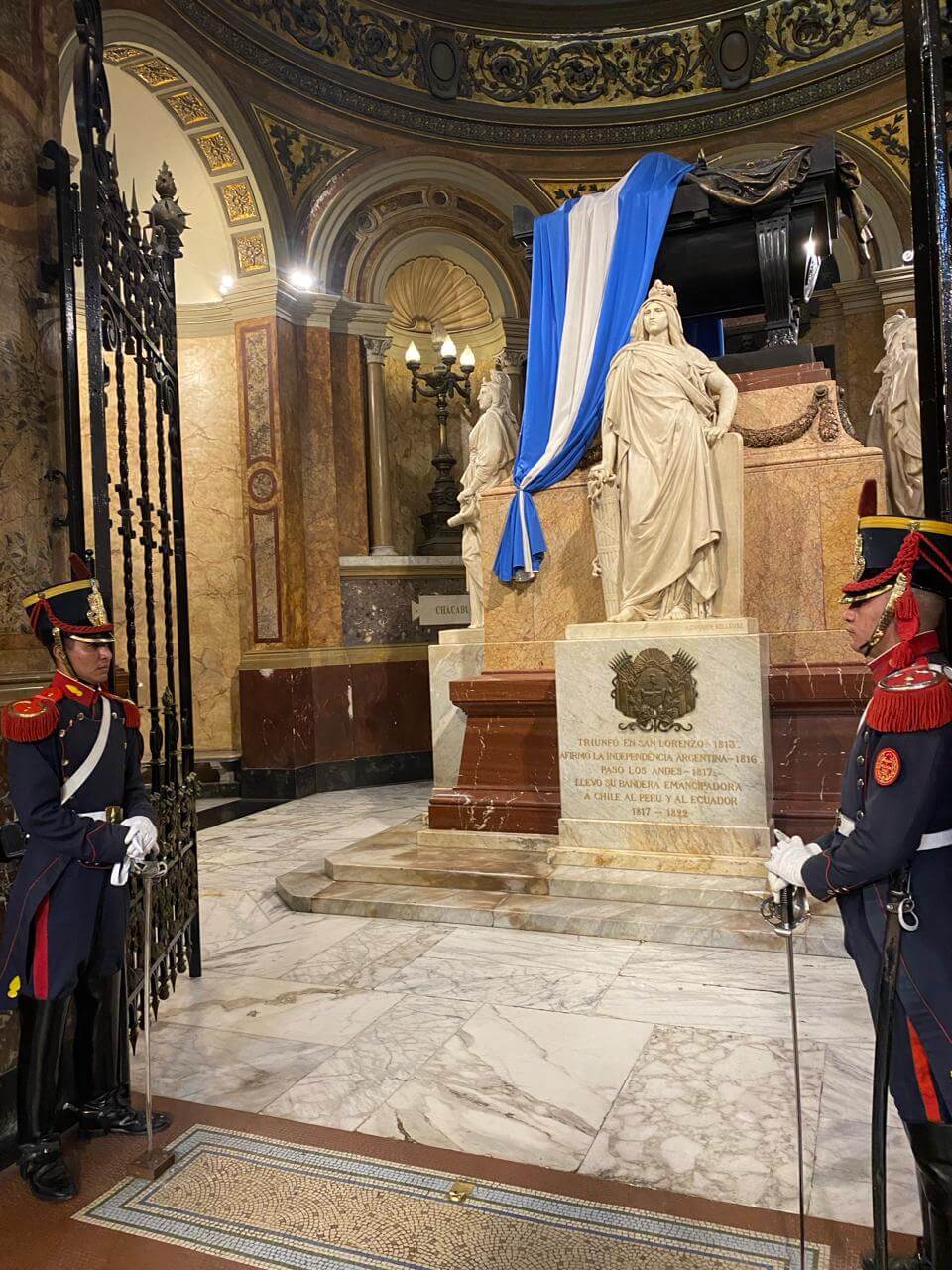 Mausoleo de San Martín en la Catedral Metropolitana