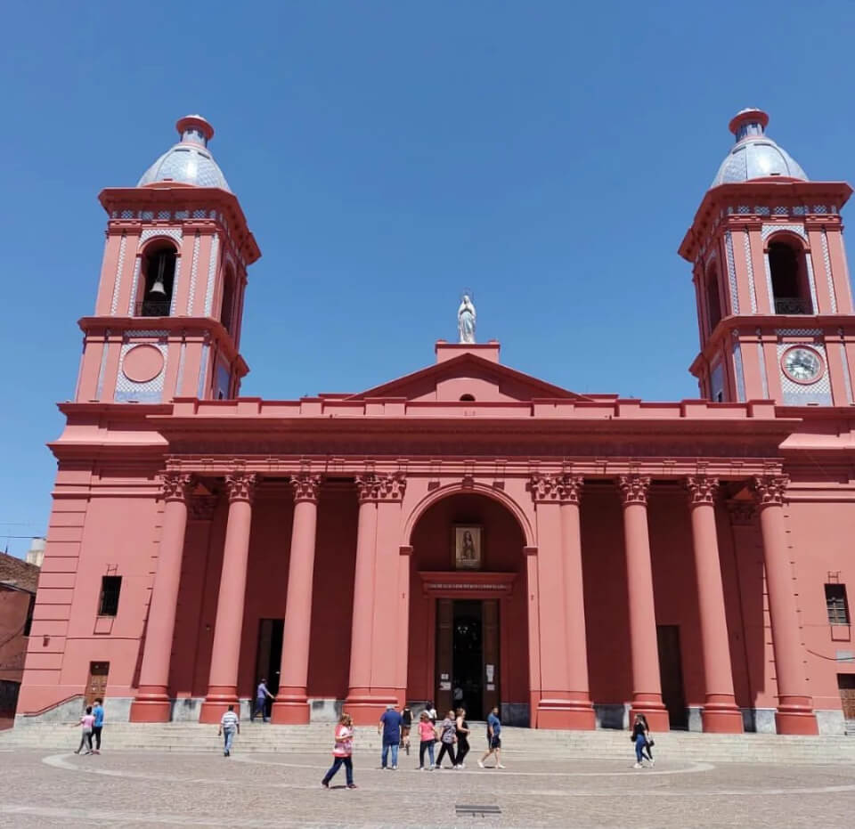 Excursiones desde las Termas de Río Hondo: Catedral Basílica de Nuestra Señora del Valle en Catamarca