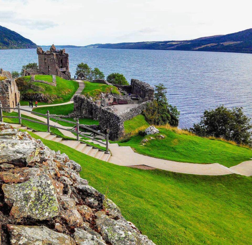 Lago Ness y Castillo de Urquhart, Escocia