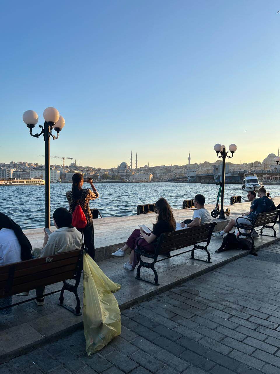 Atardecer en el muelle de Karakoy