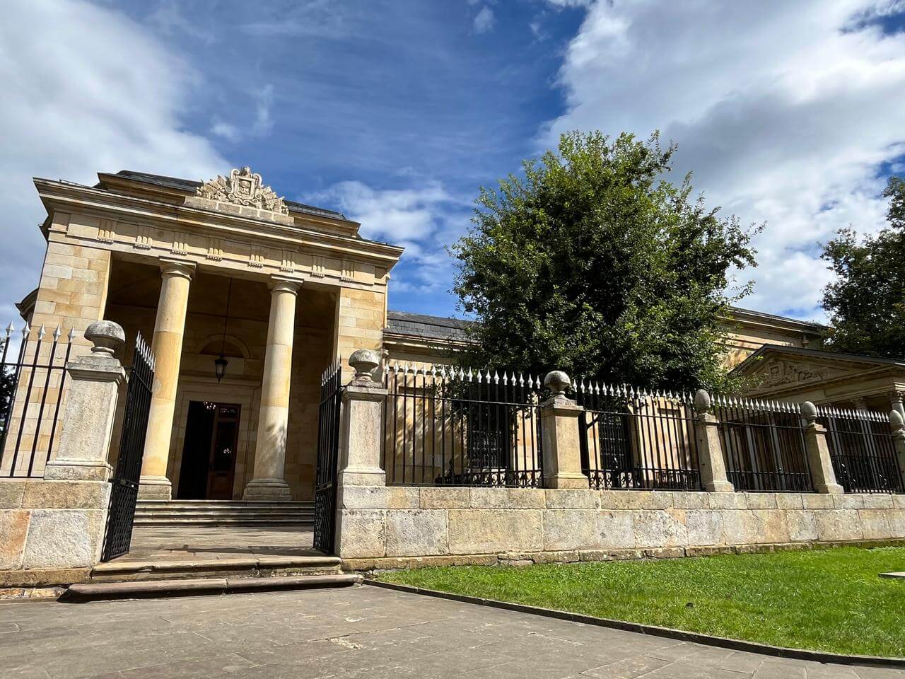 Casa de Juntas y Roble de Guernica