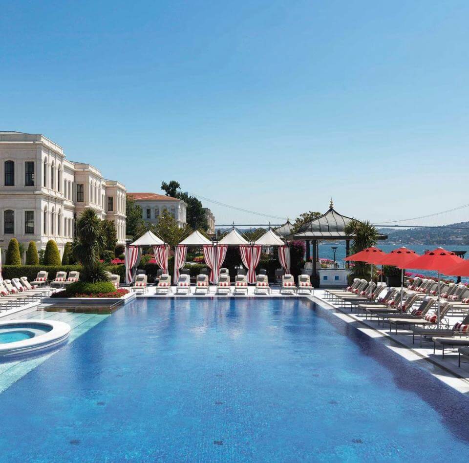 Piscina del Four Seasons Istanbul