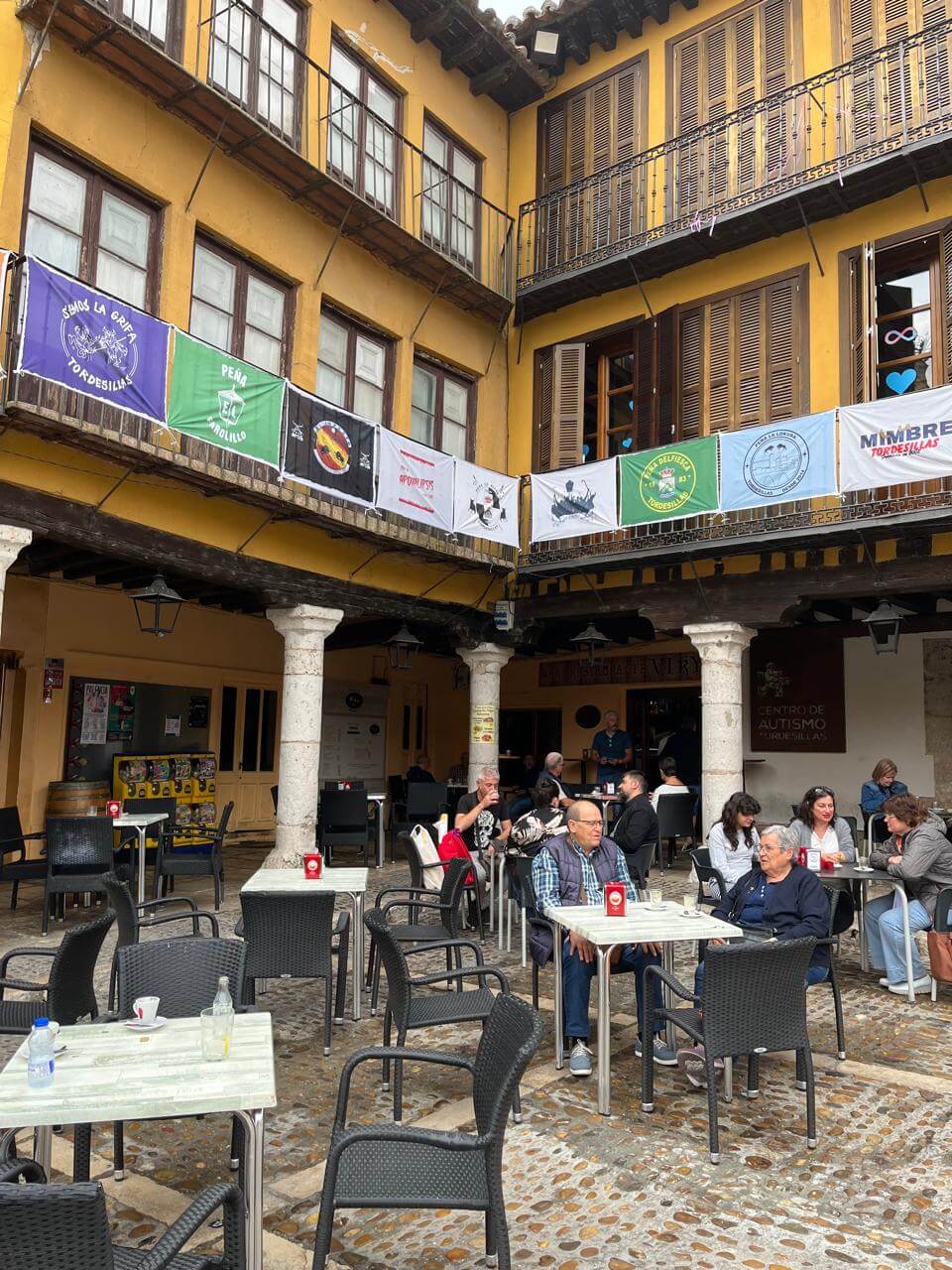 Café Vicky en la Plaza Mayor de Tordesillas