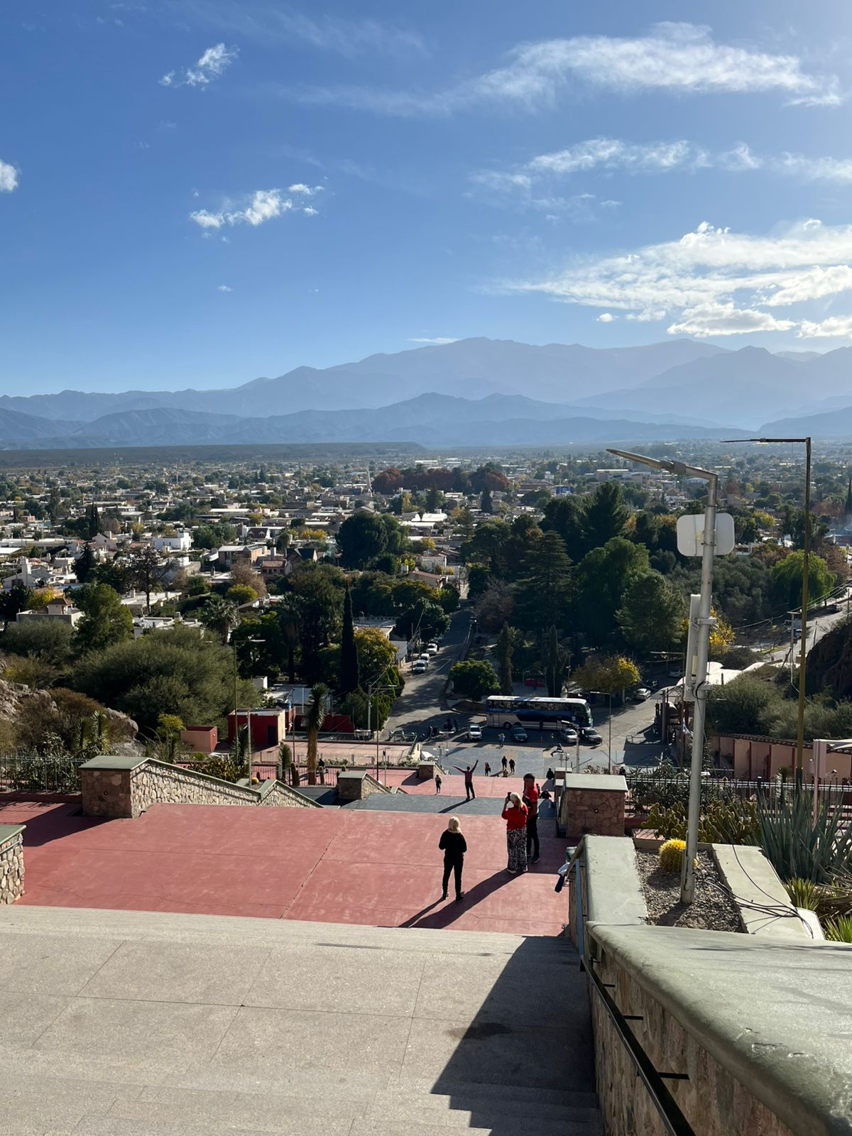 Vista de Chilecito desde el Cristo del Portezuelo
