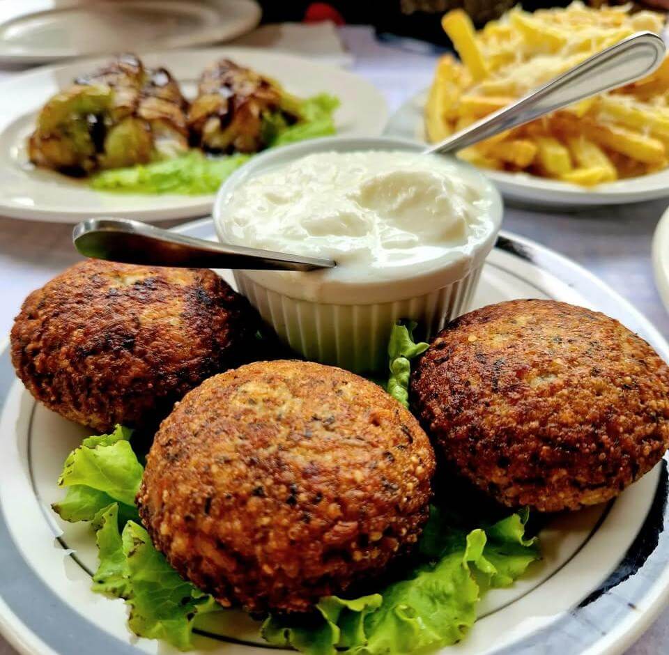 Qué hacer en Gjirokastër : comer qifqi