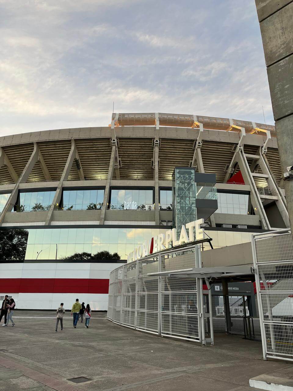 Visitando el Monumental de fútbol