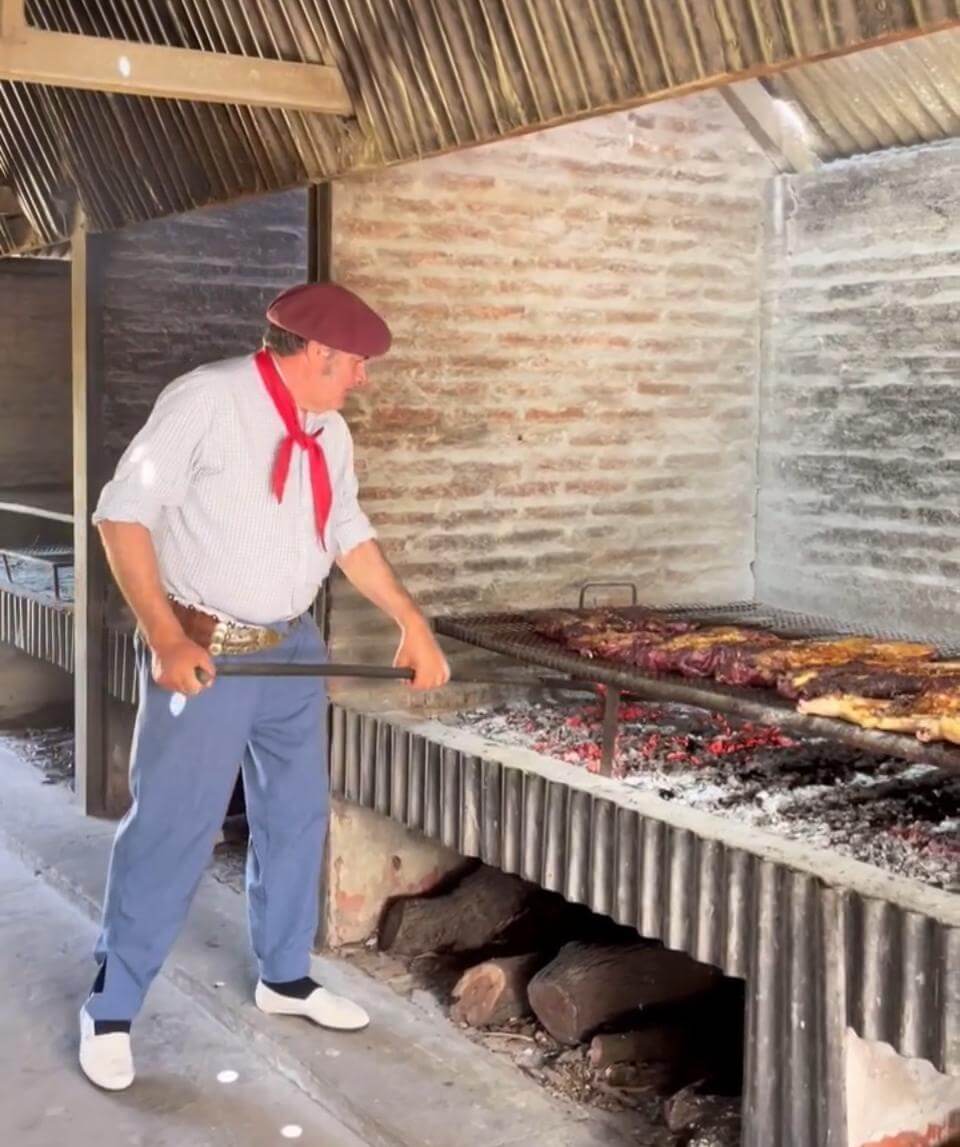 Asado criollo en la Estancia Santa Susana