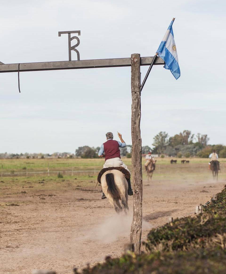 Carrera de sortijas en Santa Susana